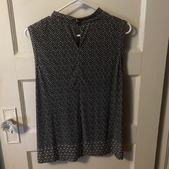 Tommy Hilfiger Sleeveless Geometric Print Top Size Large Blue & Beige - Picture 2 of 3